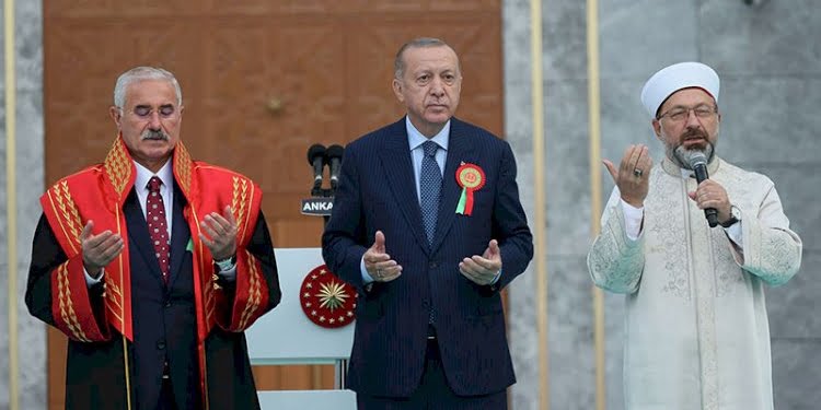 ‘Laiklik kaygısı’ yaşayanları böyle teskin etti: ‘Aksine İran, Suud ve Taliban kaygılansın’