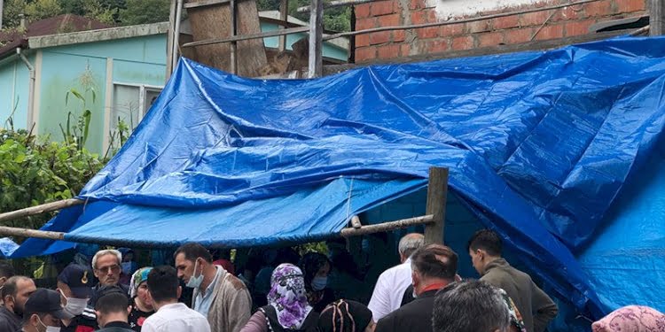 Taziye evine geldiler, hastanelik oldular: 13 yaralı