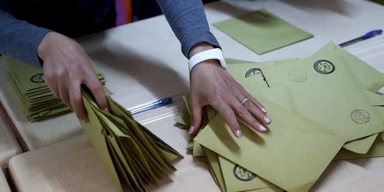 AKP’den seçim barajı ve Anayasa açıklaması