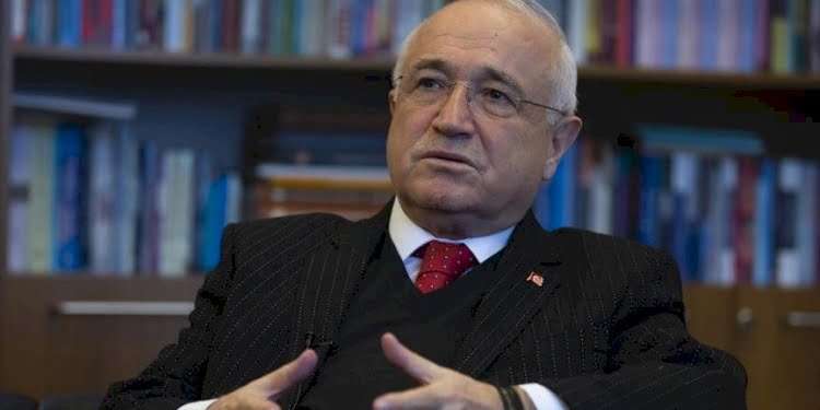 Fikret Bila: Cemil Çiçek Diyanet İşleri Başkanı Erbaş’ı eleştirdi