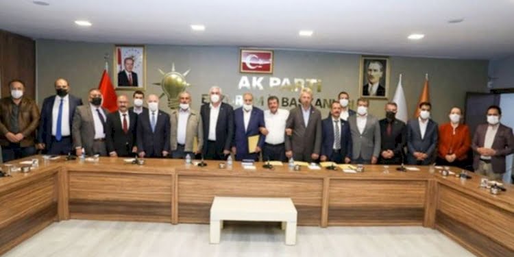 İYİ Parti’den istifa edip AKP’ye geçtiler