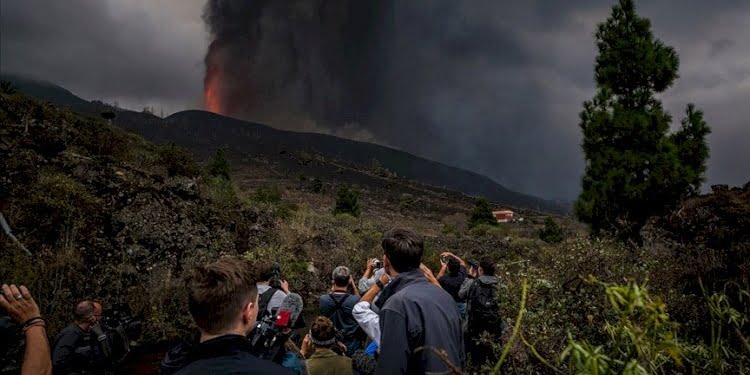 La Palma Adası’nda yanardağdaki patlamaların şiddeti arttı