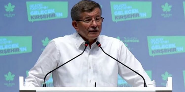 Davutoğlu’ndan ilginç iddia: Erdoğan’ın katıldığı toplantıda tartışma çıktı