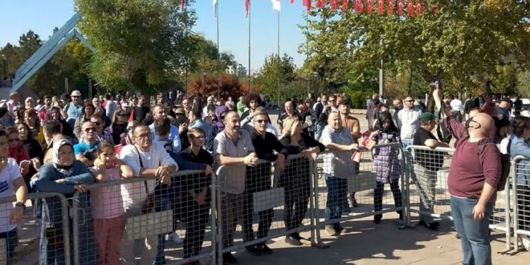 Aşı karşıtları bu kez Ankara’da miting düzenledi