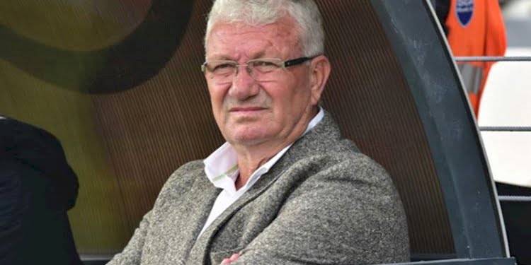 Bursaspor’un eski teknik direktörü İsmail Ertekin kalp krizi geçirdi!