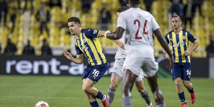 Fenerbahçe, UEFA Avrupa Ligi’nde farklı kaybetti