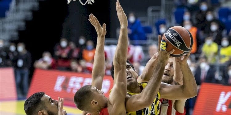Fenerbahçe THY Avrupa Ligi’ne galibiyetle başladı