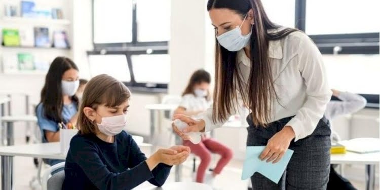 Kovid-19 rehberi güncellendi… Öğrenciler ile aşısı eksik olanlar için yeni karar