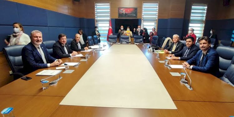 AKP’li Miroğlu’ndan ‘HDP neden yoktu’ tepkisi