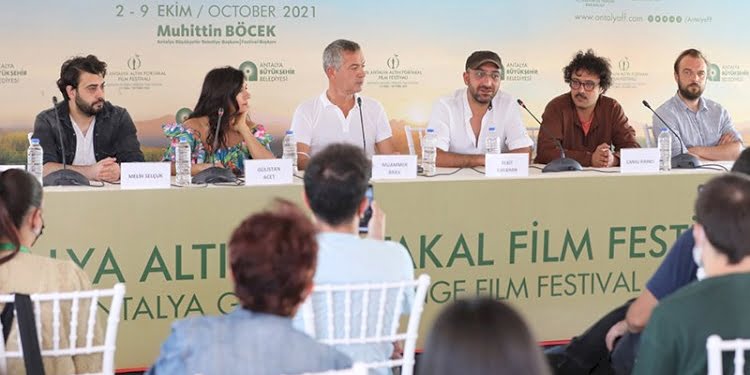 Eşiyle birlikte yazdıkları filmle Altın Portakal’da yarışıyorlar