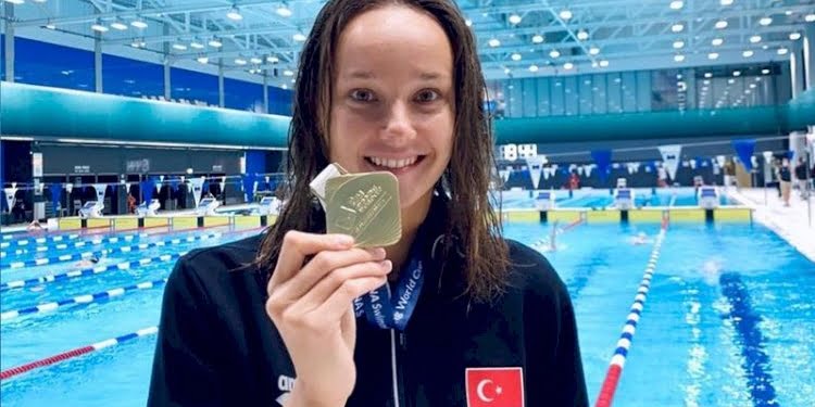 Milli yüzücü Viktoria Zeynep Güneş’ten altın madalya