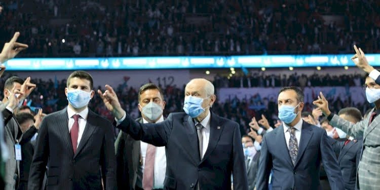 Bahçeli’den ‘yurt eylemi’ yapanlara: Bunlar öğrenci değil düpedüz şehir eşkıyası