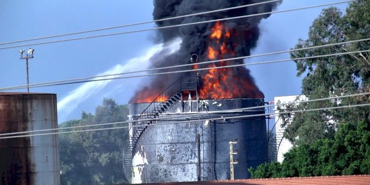 Lübnan’da petrol tesisinde büyük yangın