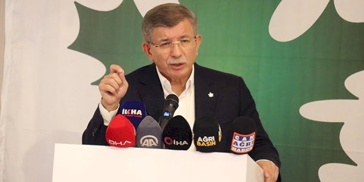 Davutoğlu: Bana en güzel hediye ‘Serok Ahmet’