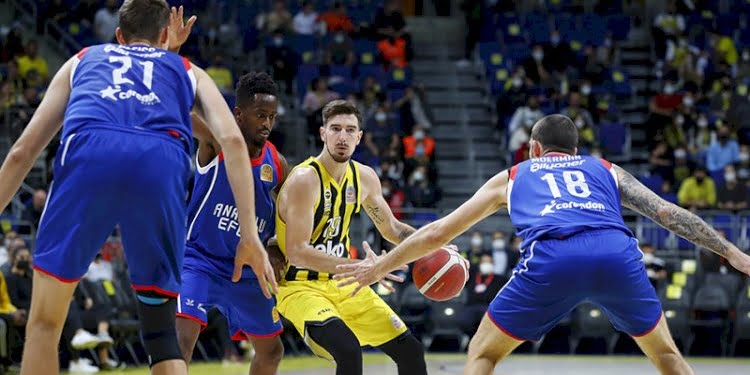 Fenerbahçe Beko, derbide Anadolu Efes’i farklı yendi