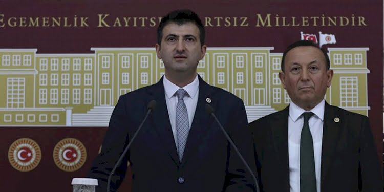 ‘Mustafa Kemal’in askerleriyiz’ sloganı nedeniyle İstanbul Barosu’nu eleştirenlere yanıt