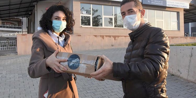 İnternetten aldığı 13 bin liralık laptopu kargodan böyle çaldılar
