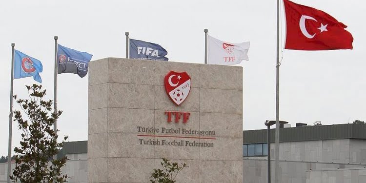 PFDK’dan Fenerbahçeli 2 futbolcuya men cezası