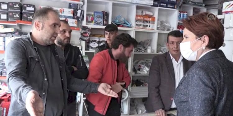 ‘Amirallere zevzek diyen Akşener, bir zevzek karşısında kekeliyor’