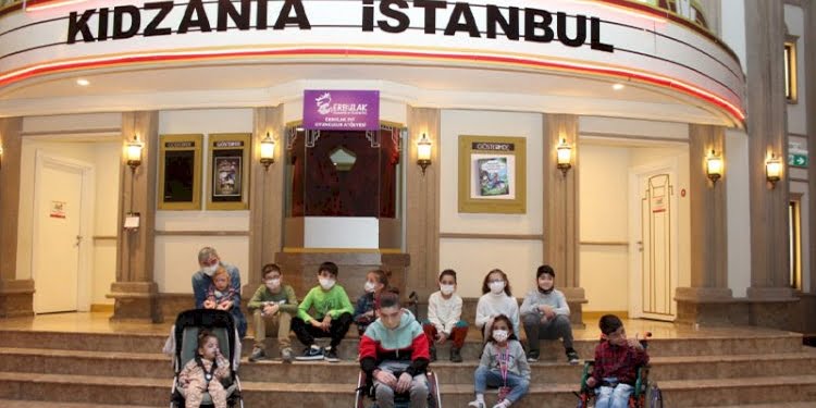Serebral palsi engeli olan çocuklara özel etkinlik