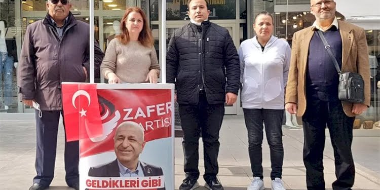 Zafer Partisi’nin ‘Suriyeliler dönsün’ imza kampanyasına polis engeli