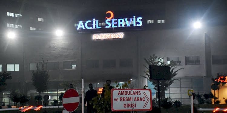 Boşanma aşamasındaki eşini defalarca bıçaklayarak öldürdü