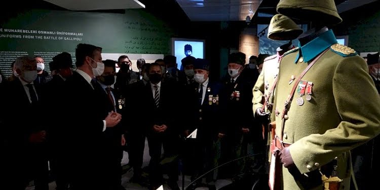 ‘1915 Çanakkale Muharebeleri Osmanlı Üniformaları’ sergisi açıldı