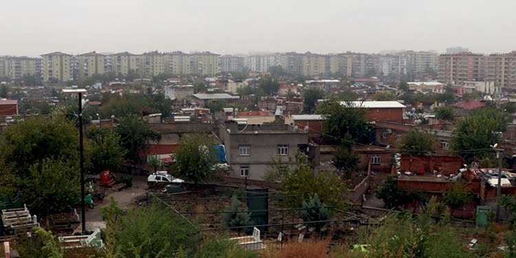 Şehrin ortasında tapu mücadelesi: Doğal gaz ve internet istiyoruz