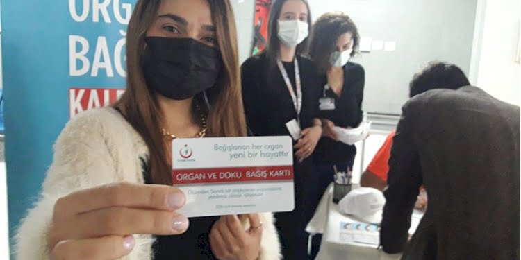 Böbrek nakliyle hayata tutunan Selime öğretmen organlarını bağışladı