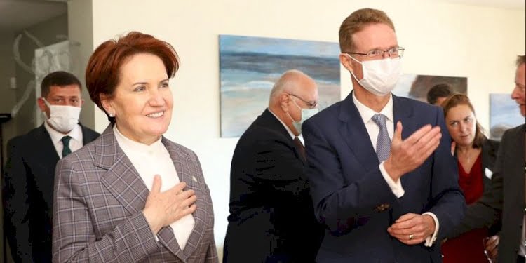 Akşener, AB büyükelçileriyle bir araya geldi