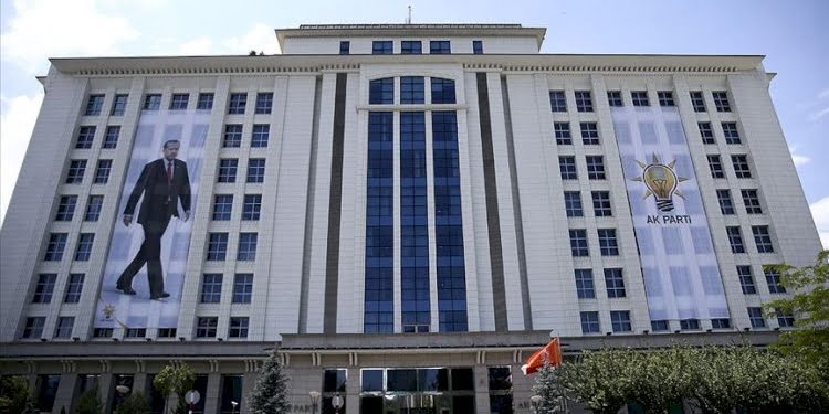 AKP’de ‘kur’ sessizliği… Sadece iki tweet