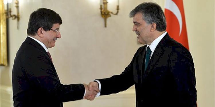 Abdullah Gül sahneye mi çıkıyor? Davutoğlu’ndan dikkat çeken mesajlar