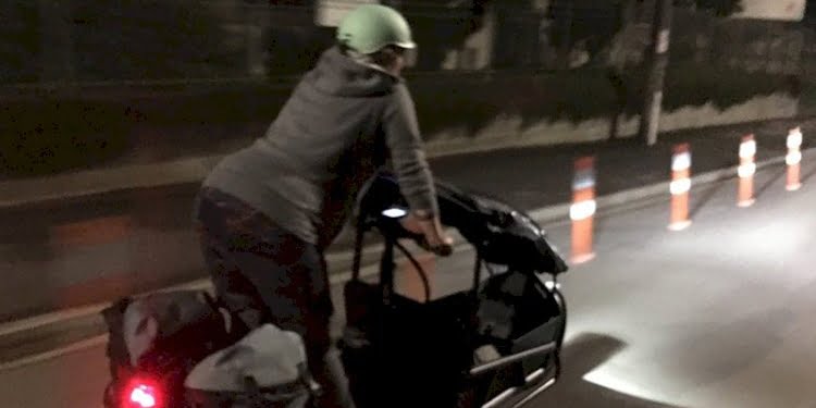 Milletvekili doğuma bisiklet sürerek yetişti
