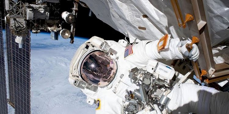 ‘Uzay enkazı tehlikesi’ sonrası NASA’dan uzay yürüyüşü kararı