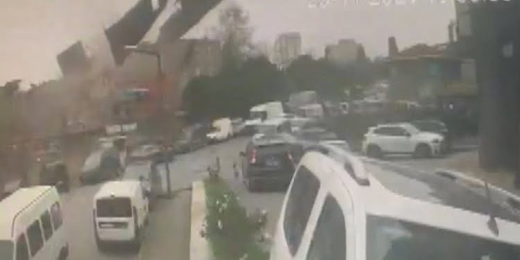 Lodos çatıyı uçurdu… İşte o görüntüler