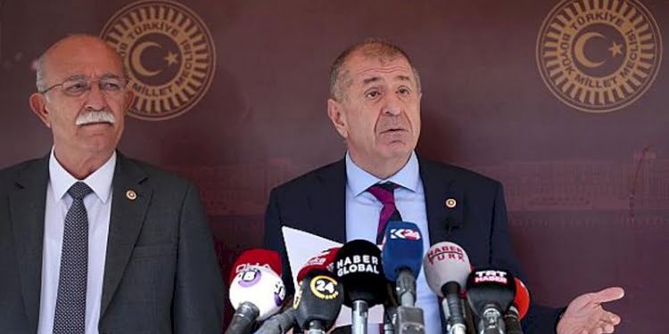 Ümit Özdağ’ın en yakınındaki isim görevlerinden istifa etti