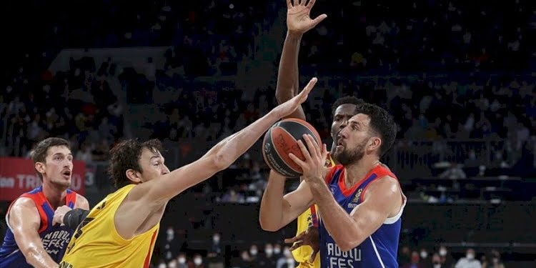 Anadolu Efes, Barcelona’ya uzatmalarda yenildi