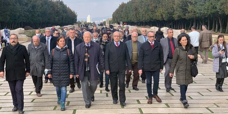 Yeni bir sosyalist parti kuruldu