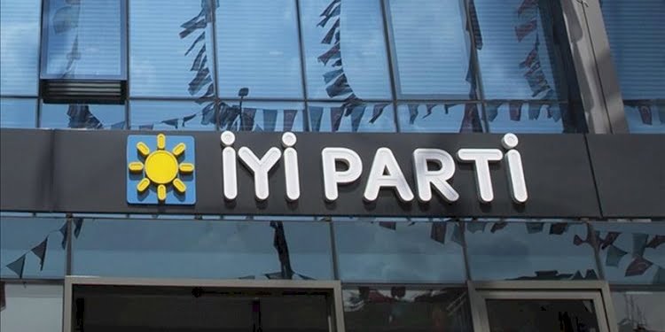 İYİ Parti toplantısında kavga çıktı
