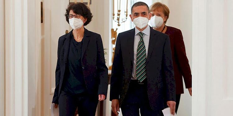 Uğur Şahin’den aşı karşıtlarının ‘aşı olmadı’ iddialarına yanıt