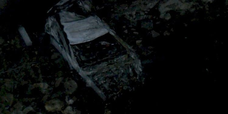 Viyadükten aşağı düşen otomobil alev aldı… Feci kazadan mucize eseri kurtuldu