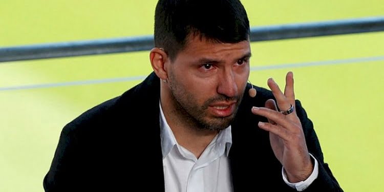 Sergio Agüero gözyaşlarıyla futbola veda etti