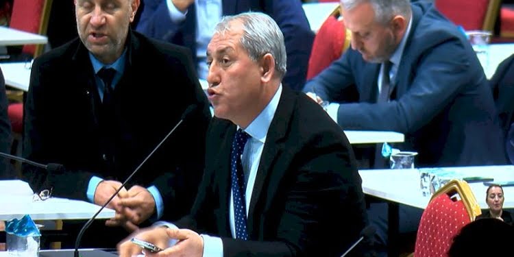 İBB Meclisi’nde AKP’li isimden Türkan Saylan’a küstah sözler