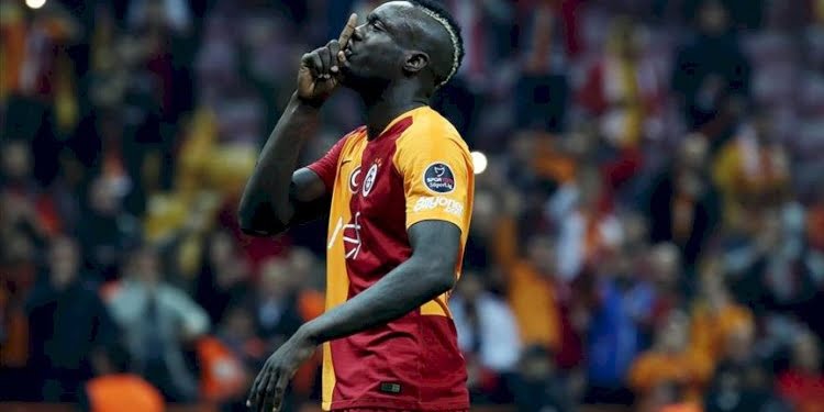 Galatasaray’a Mbaye Diagne’den kötü haber