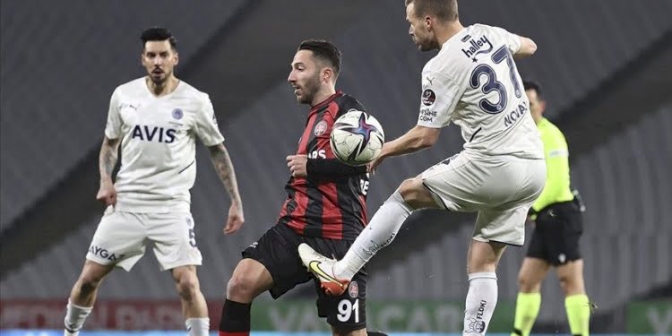 Fenerbahçe, 9 kişi Karagümrük’e diş geçiremedi