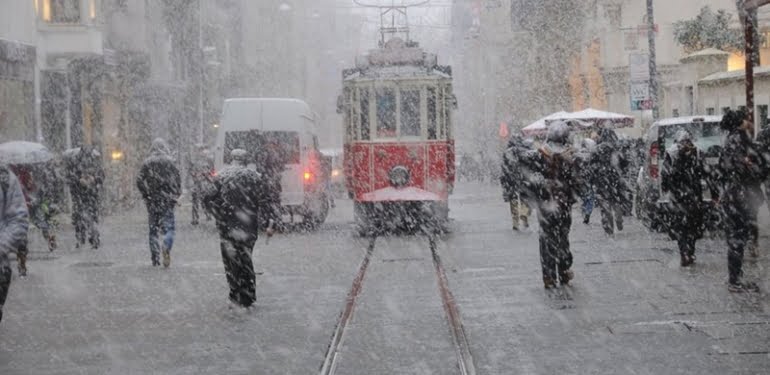 istanbul-da-kar-yagisi-uyarisi
