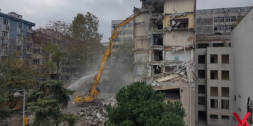 istanbul-universitesi-tip-fakultesi-dis-hekimligi-binasinda-yikim-calismalari-basladi-1-_3902_dhaphoto2