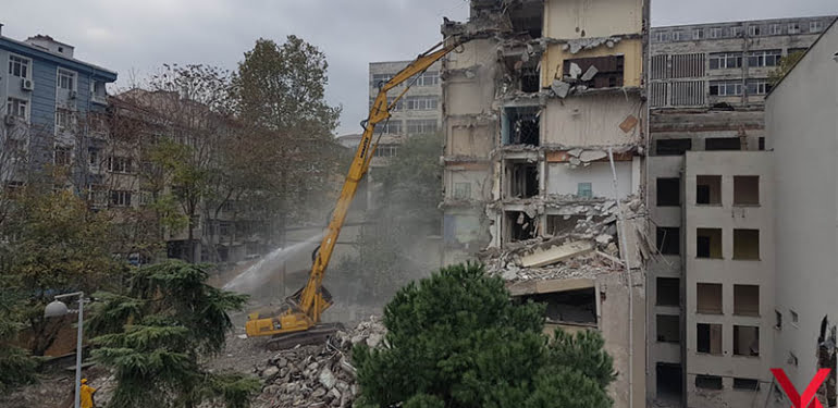 istanbul-universitesi-tip-fakultesi-dis-hekimligi-binasinda-yikim-calismalari-basladi-1-_3902_dhaphoto2