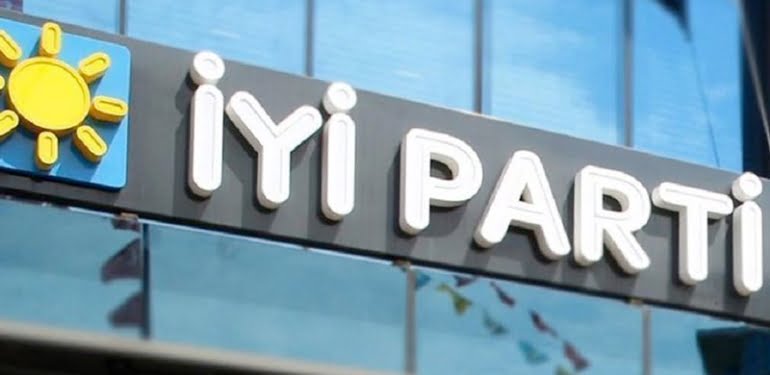İYİ Parti’de üst düzey istifa