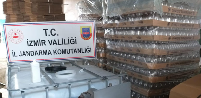 İzmir’de, 2 bin 500 litre sahte dezenfektan ele geçirildi